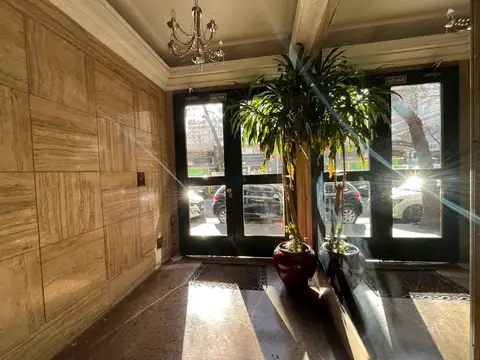 Luminoso 3 Ambientes con balcón en Belgrano -1er piso por escalera