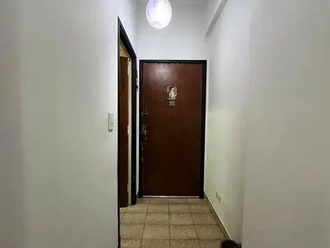 Moldes 2400, Piso 1