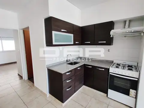 SEMIPISO DE 2 AMBIENTES AL FRENTE, SUPER LUMINOSO. EXCELENTE UBICACION!