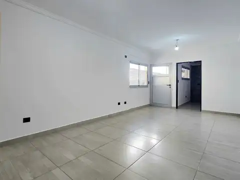 Depto Tipo Casa en Venta con 1 cocheras