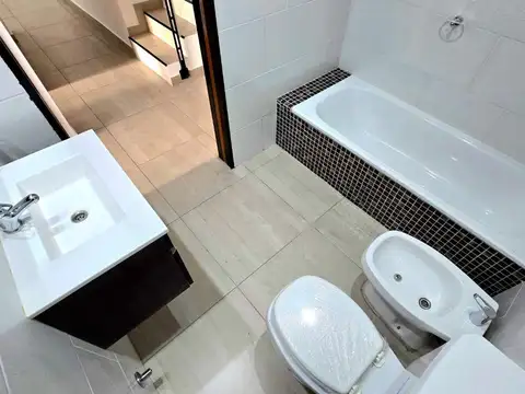 Depto Tipo Casa en Venta en Versalles, USD 223.000