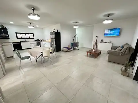 Casa en Venta en Quilmes Oeste, USD 215.000