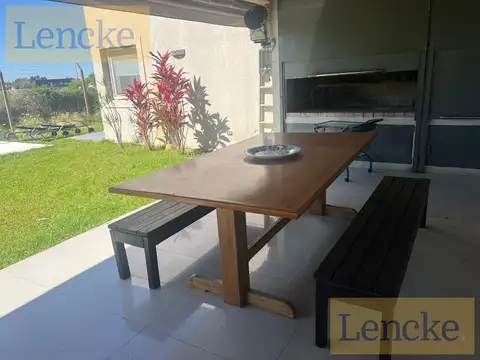 Casa en Venta en Albanueva, USD 759.000