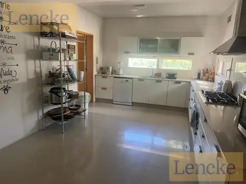 Casa en Venta al Este