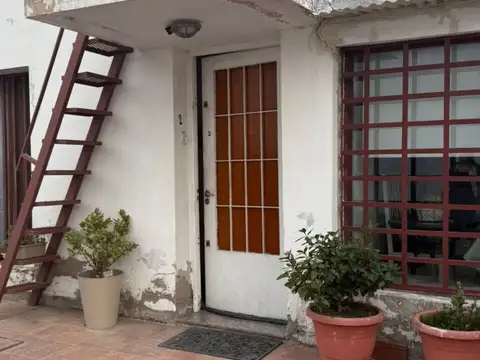 Depto Tipo Casa en Venta 46 años