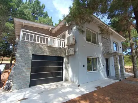 Casa en venta - 4 Dormitorios 5 Baños - Pinamar