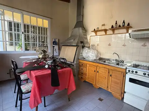 Casa en Venta con 5 cocheras