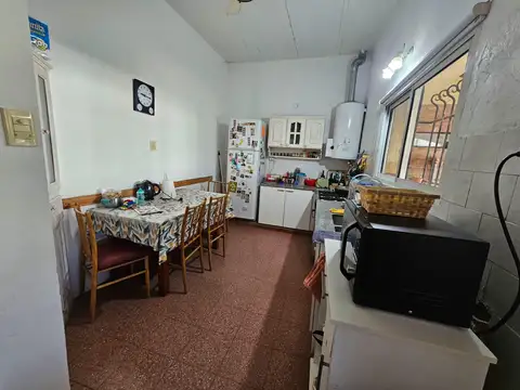 Casa 5 ambientes con 1 baño