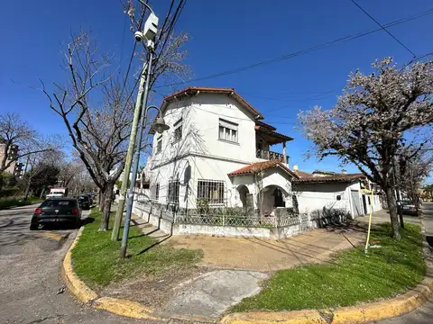 Venta casa 4 ambientes, Tigre Centro