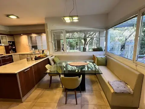 Casa 5 ambientes con 5 baños