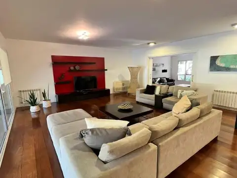 Casa en Venta en Villa Warcalde, USD 1.200.000