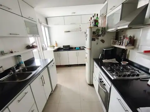 Departamento 4 ambientes con 2 baños