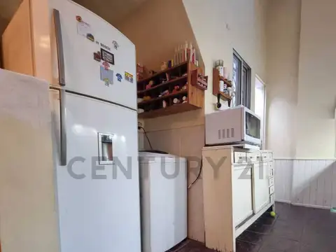 Azcuenaga 900, Piso 0