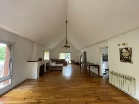 Casa en Venta con 4 cocheras