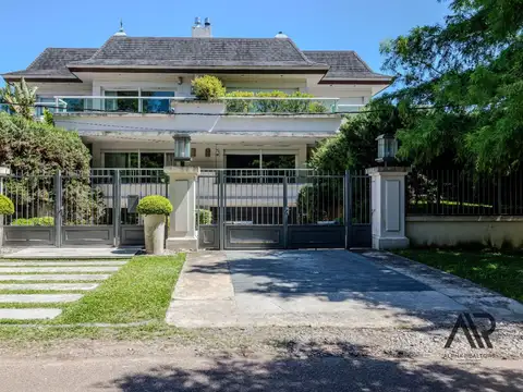 Alquiler apartamento 3 Dormitorios con terraza 2 Cocheras y box en Carrasco