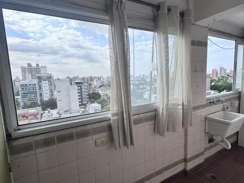 Excepcional piso exclusivo de 92 m2 con cochera, en Abasto.