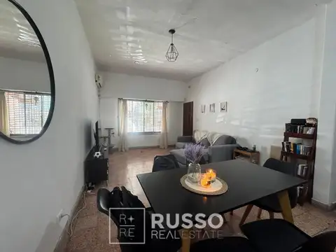 Casa 7 ambientes con 2 baños