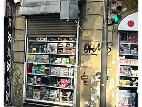 Espectacular Local en esquina en pleno Barrio de Once