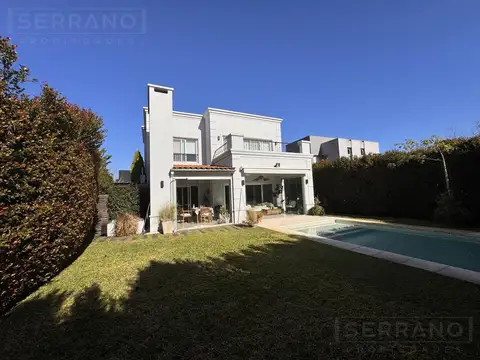 Casa 4 ambientes con 3 baños