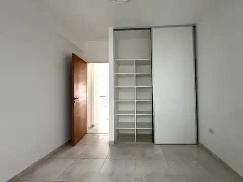 Departamento de 1 dormitorio contrafrente en alquiler ? 25 de Mayo 835
