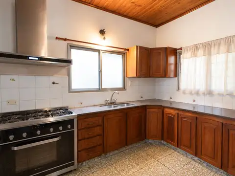 Depto Tipo Casa en Venta de 5 ambientes