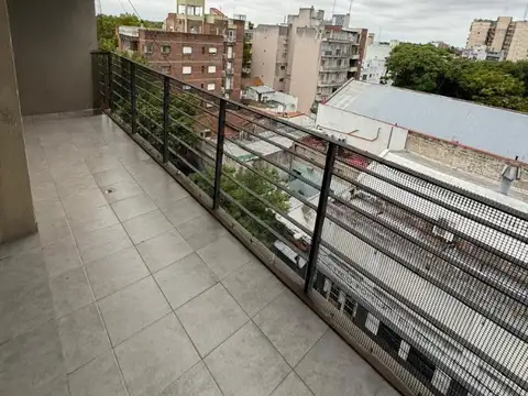 DEPARTAMENTO 3 AMBIENTES  CON COCHERA