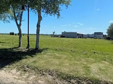 VENTA LOTE con vista a la cancha de golf, Barrio Los Alamos, Harras del Sur III.