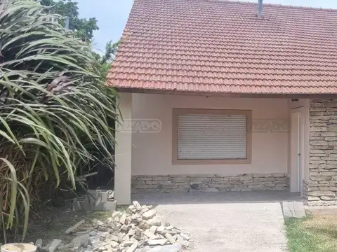Casa  en Venta en Banco Provincia, Francisco Álvarez, Moreno