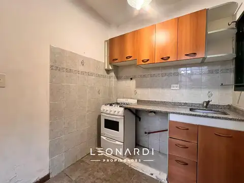 Rivadavia 631 PB "B" Dpto.  1