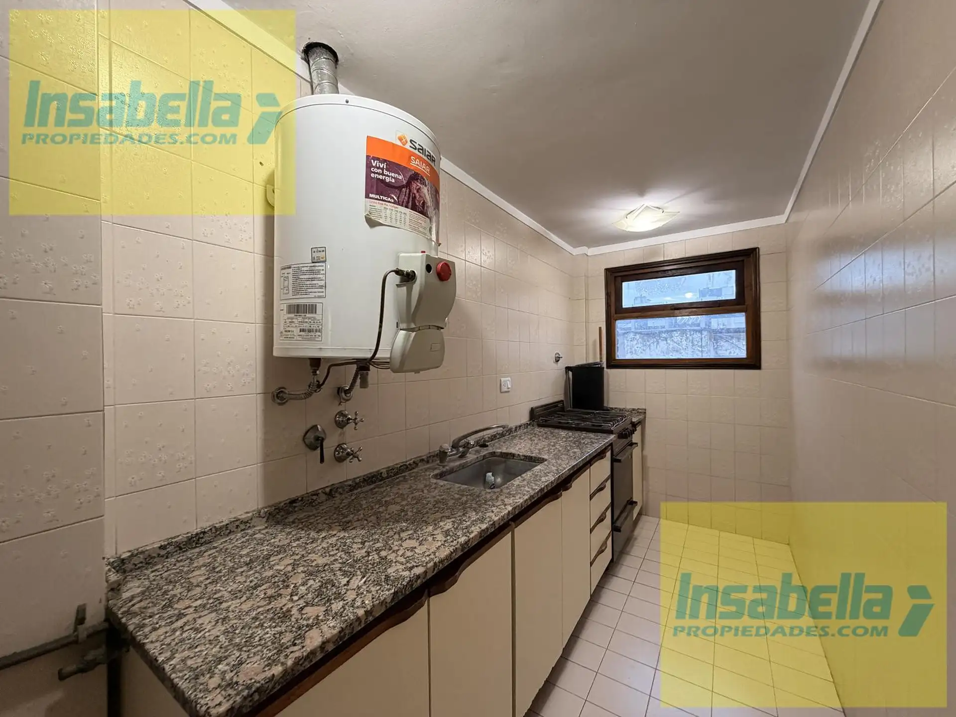 Departamento en tercer piso por escalera, 1 amb, 45m² — Centro