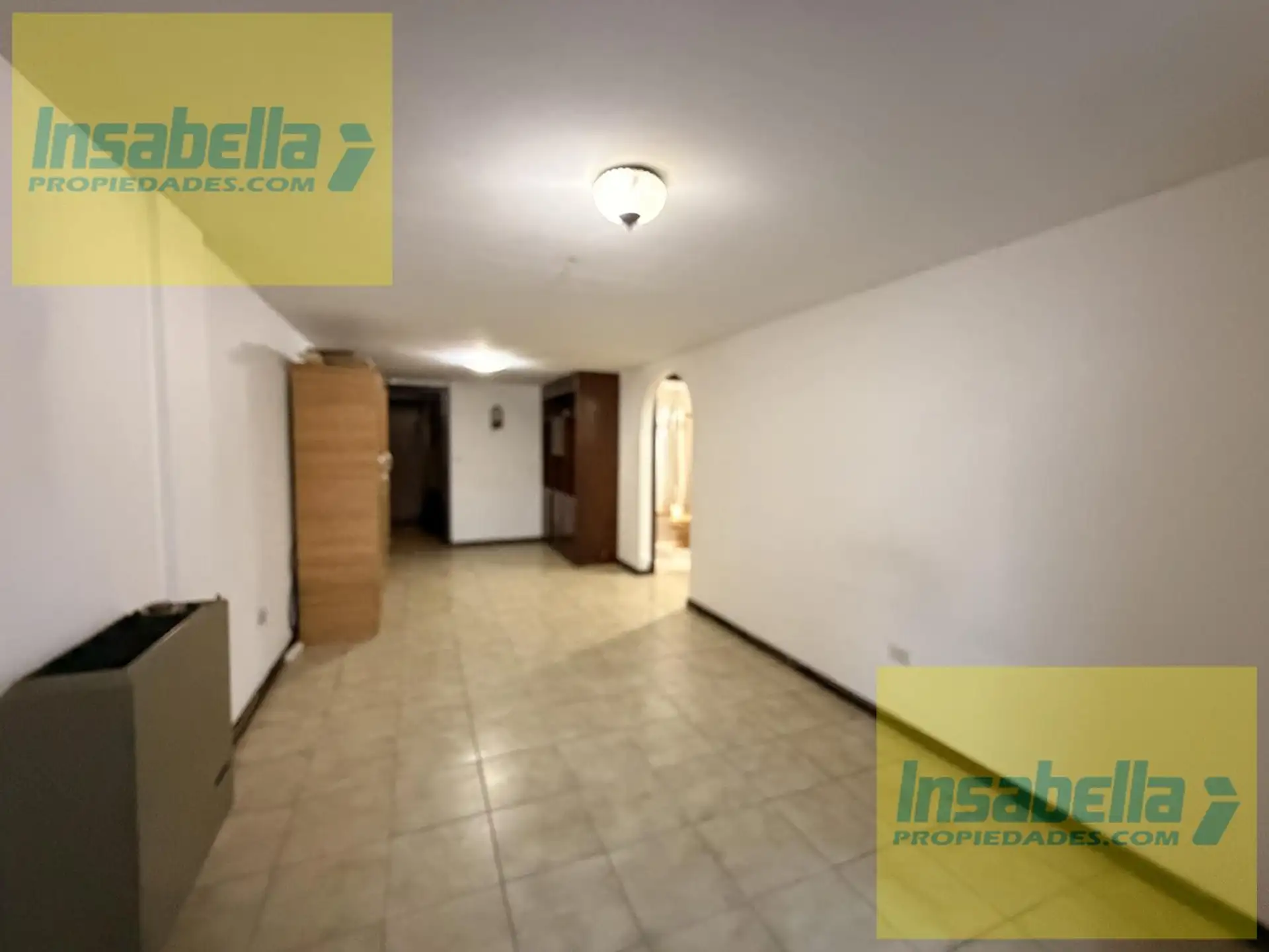 Departamento en tercer piso por escalera, 1 amb, 45m² — Centro