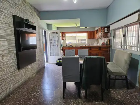 VENTA CASA 5 AMBIENTES EN CASEROS