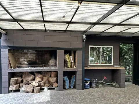 Casa en Venta con 3 cocheras