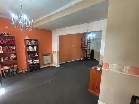 Casa en Venta con 3 cocheras