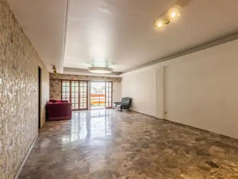 Depto Tipo Casa 5 ambientes con 2 baños