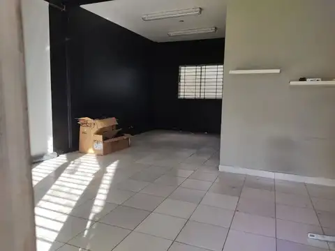 Local En Venta En Villa Luzuriaga