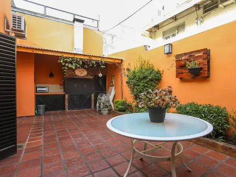 Depto Tipo Casa 4 ambientes con 2 baños