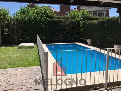 Casa 5 ambientes con 1 baño