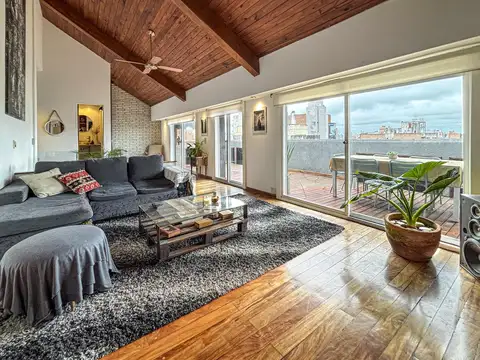 Departamento único de 2 dormitorios más comodín, terraza y parrilla