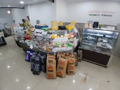 VENTA DE FONDO DE COMERCIO FUNCIONANDO (FIAMBRERIA Y VINOTECA)
