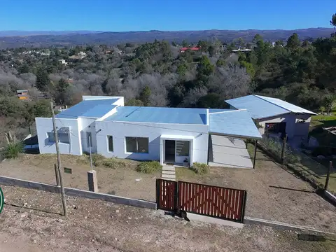 Moderna casa a estrenar en Huerta Grande Parque, Córdoba