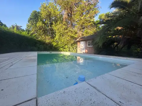 Casa 7 ambientes con 2 baños