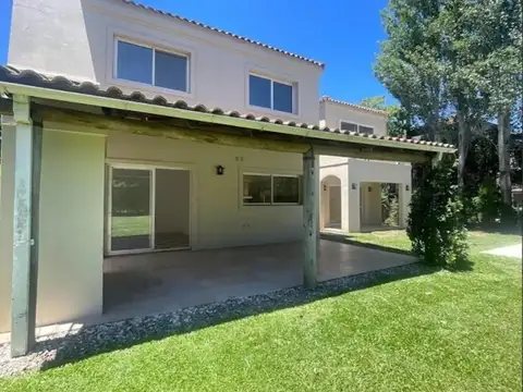 Casa en Venta con 4 cocheras