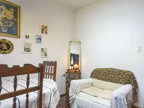 Casa al frente 2 dorm. Terraza y parrilla
