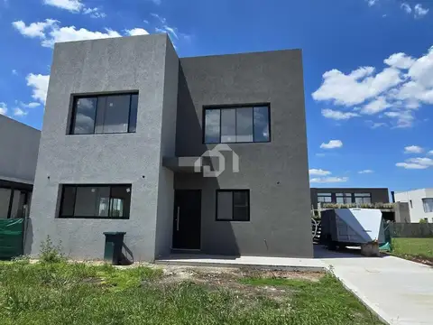 Casa en venta en Lagoon Pilar 100
