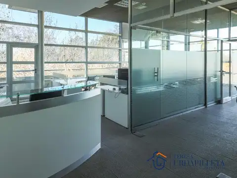 Oficina en Venta con 1 cochera