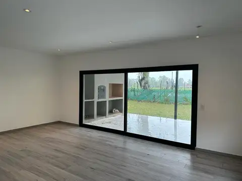 Casa en Venta en Pilar del Este - Santa Elena, USD 155.000