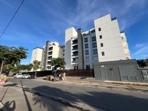 Julio Borda 900, Piso 1