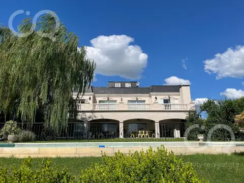 Casa en Alquiler en San Sebastian, USD 2.500