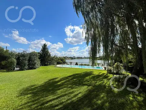 Casa 6 ambientes con 5 baños